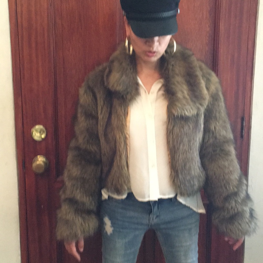Moving sale ending 5/23! 💕✨Faux Fur Coat, Size S